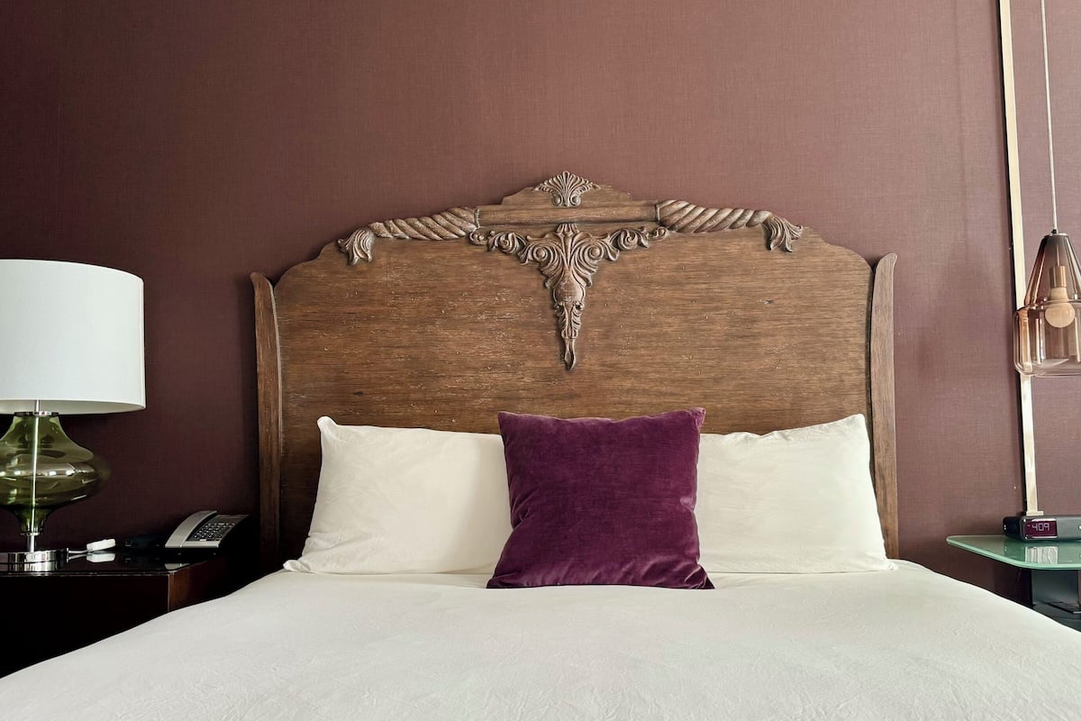 1 bedroom, Frette Italian sheets, premium bedding, pillowtop beds