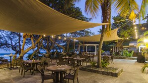 2 Restaurants; Frühstück, Mittagessen und Abendessen werden serviert