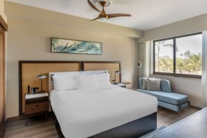 Premium bedding, down duvets, memory-foam beds, in-room safe - Hilton Grand Vacations Club Maui Bay Villas (Kihei)