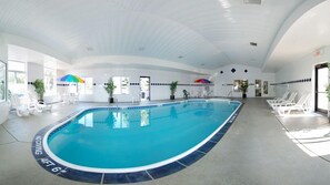 Indoor pool - Quality Inn Huron (Huron)