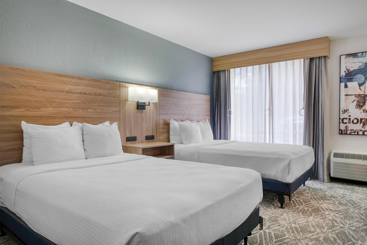 Standard Room, 2 Double Beds, Accessible, Refrigerator & Microwave (Walk-in Shower)