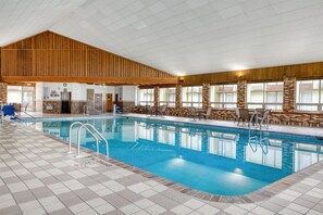 Innendørsbasseng