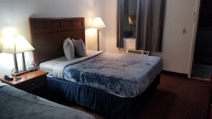 Double Room, Non Smoking | Iron/ironing board, free WiFi, bed sheets