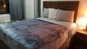 Iron/ironing board, free WiFi, bed sheets