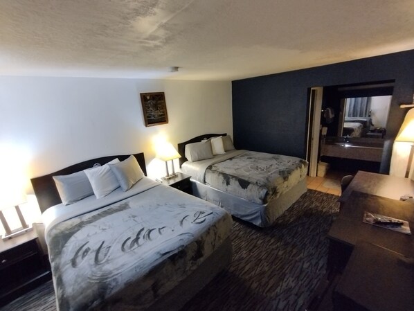 Double Room, 2 Queen Beds