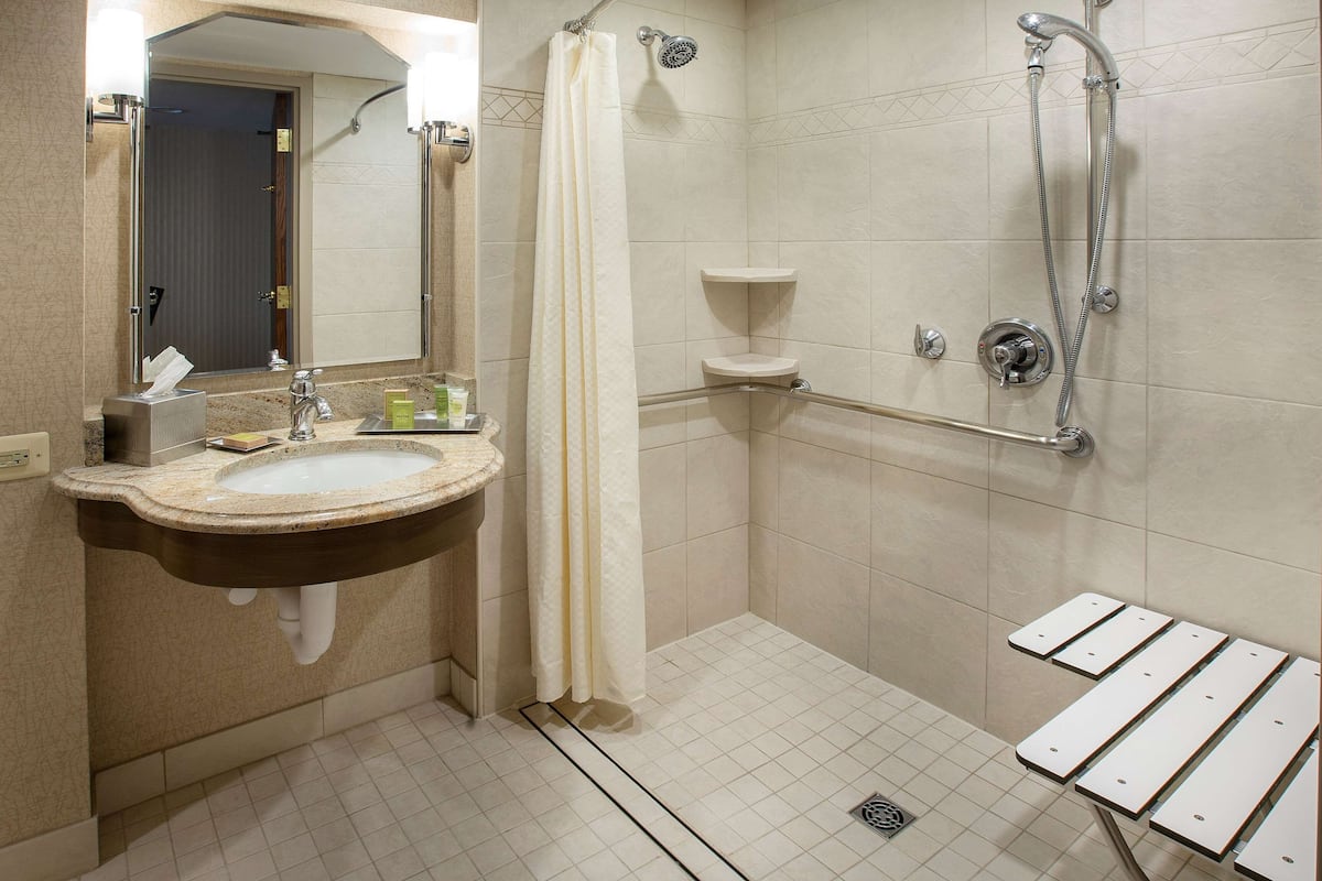 Room, 1 King Bed, Accessible | Premium bedding, pillowtop beds, in-room safe, iron/ironing board