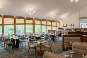 Restaurant - Hilton Chicago/Northbrook (Northbrook)