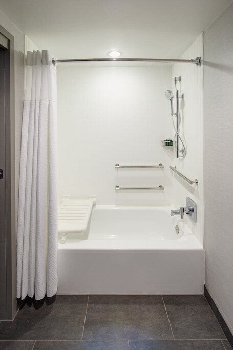 Courtyard by Marriott Chicago Downtown River North - Image 50