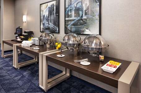 Courtyard by Marriott Chicago Downtown River North - Image 16