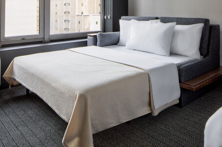 Courtyard by Marriott Chicago Downtown River North - Image 42