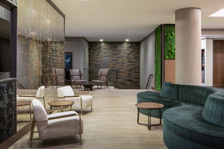 Courtyard by Marriott Chicago Downtown River North - Image 35