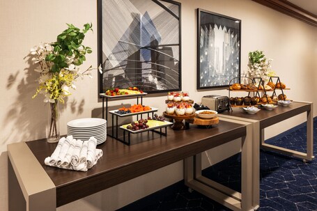 Courtyard by Marriott Chicago Downtown River North - Image 4