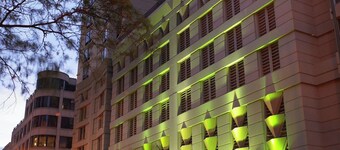 Courtyard by Marriott Chicago Downtown River North