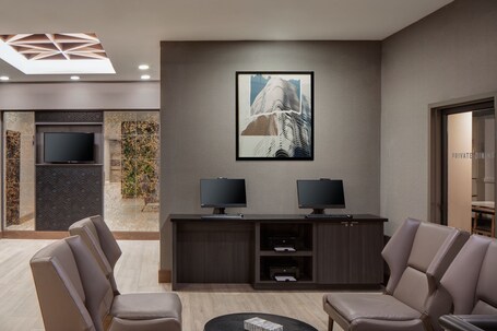 Courtyard by Marriott Chicago Downtown River North - Image 40