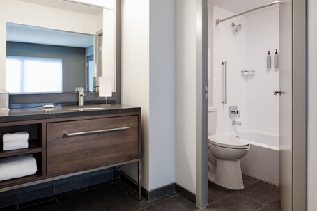 Courtyard by Marriott Chicago Downtown River North - Image 19