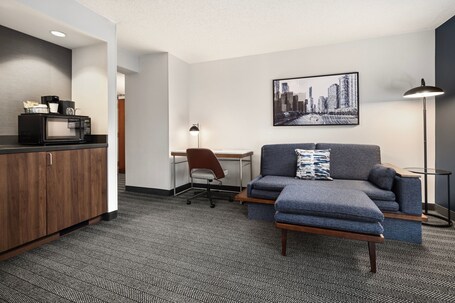 Courtyard by Marriott Chicago Downtown River North - Image 33