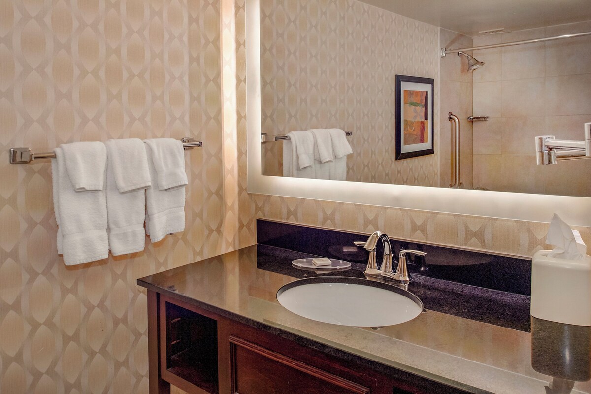 Pillow-top beds, in-room safe, desk, laptop workspace
