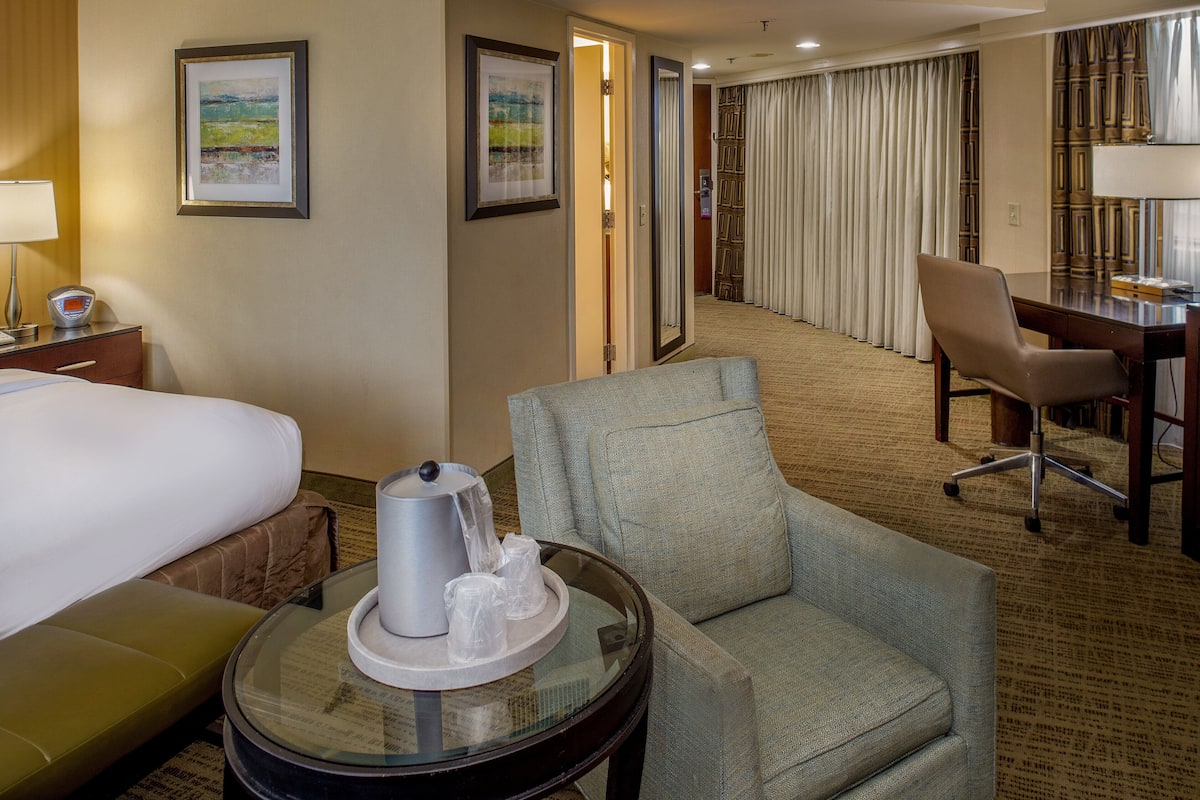 Premium Room, 1 King Bed, Balcony (Exterior Balcony) | Pillow-top beds, in-room safe, desk, laptop workspace