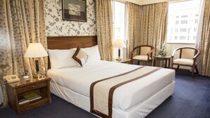 Deluxe Room | Minibar, in-room safe, desk, rollaway beds (surcharge) - Saigon Star Hotel (Ho Chi Minh City)