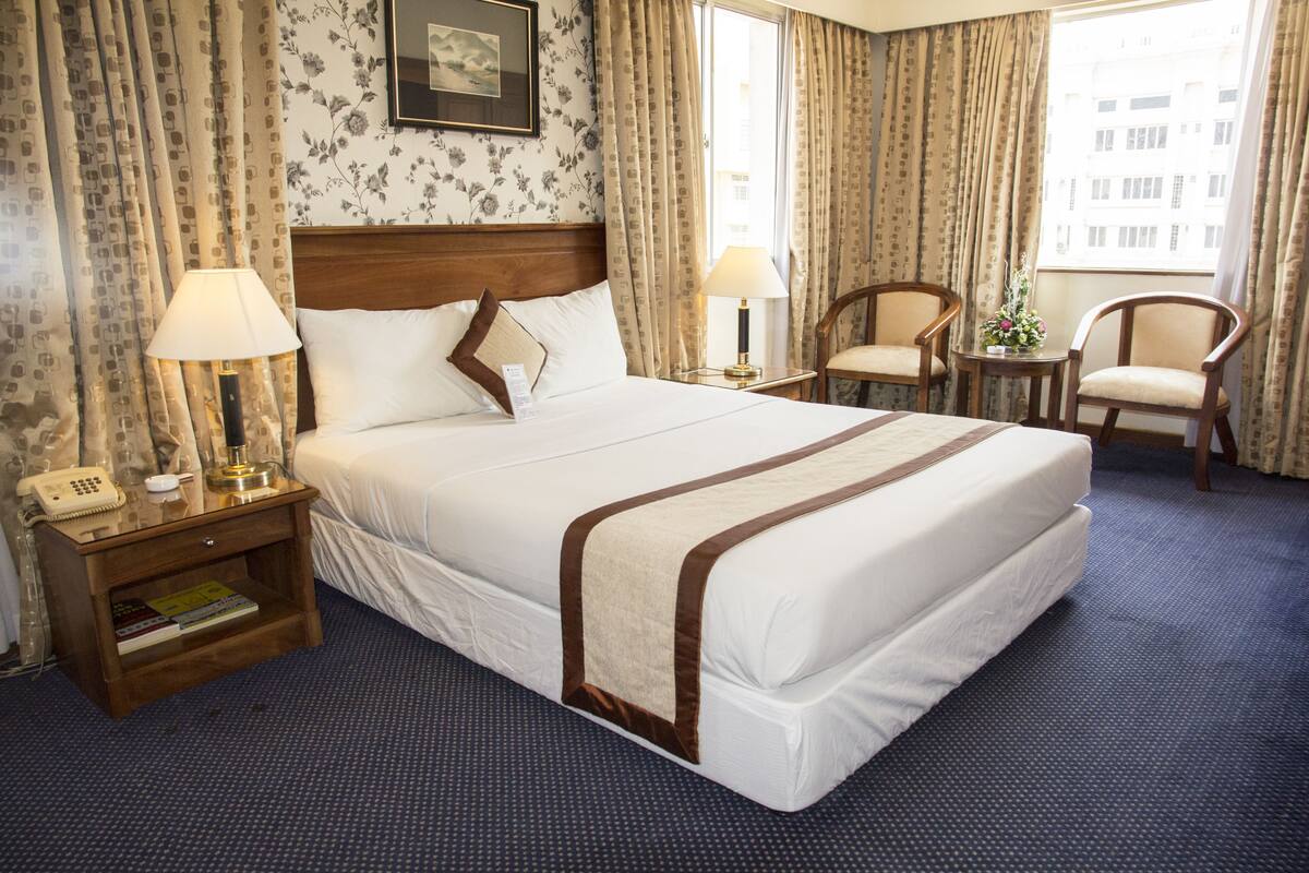 Deluxe Room | Minibar, in-room safe, desk, rollaway beds (surcharge)