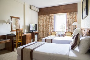 Deluxe Room | Minibar, in-room safe, desk, rollaway beds - Saigon Star Hotel (Ho Chi Minh City)
