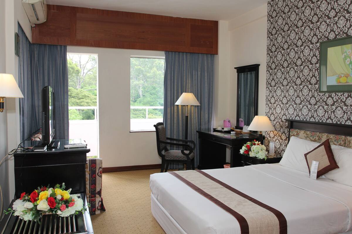 Superior Room | Minibar, in-room safe, desk, rollaway beds (surcharge)