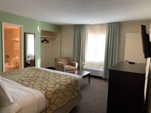 Deluxe Suite, 1 Bedroom, Non Smoking | In-room safe, desk, blackout drapes, soundproofing