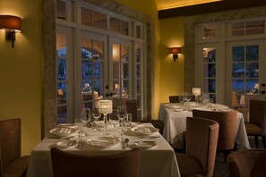 6 restaurants, breakfast, lunch, dinner served; Italian cuisine