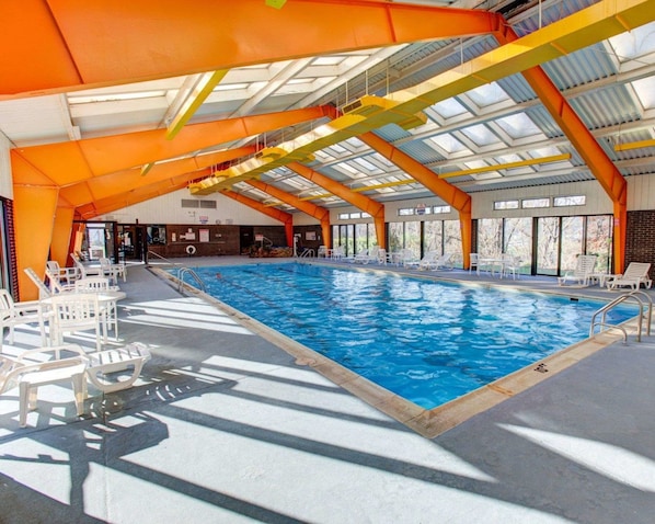 Indoor pool, pool loungers