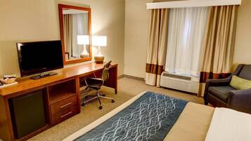 Kamar Standar, 1 Tempat Tidur King, Bebas Asap Rokok | Seprai premium, brankas, meja kerja, dan ruang kerja ramah laptop