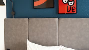 Standard Room, 1 Double Bed | Hypo-allergenic bedding, in-room safe, desk, blackout drapes
