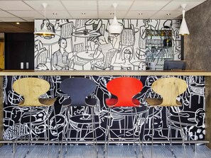 Bar (on property) - ibis Saint-Denis Stade Ouest (Saint-Denis)