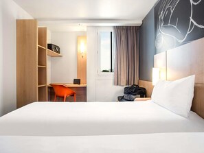 Literie hypoallergénique, coffres-forts dans les chambres, bureau