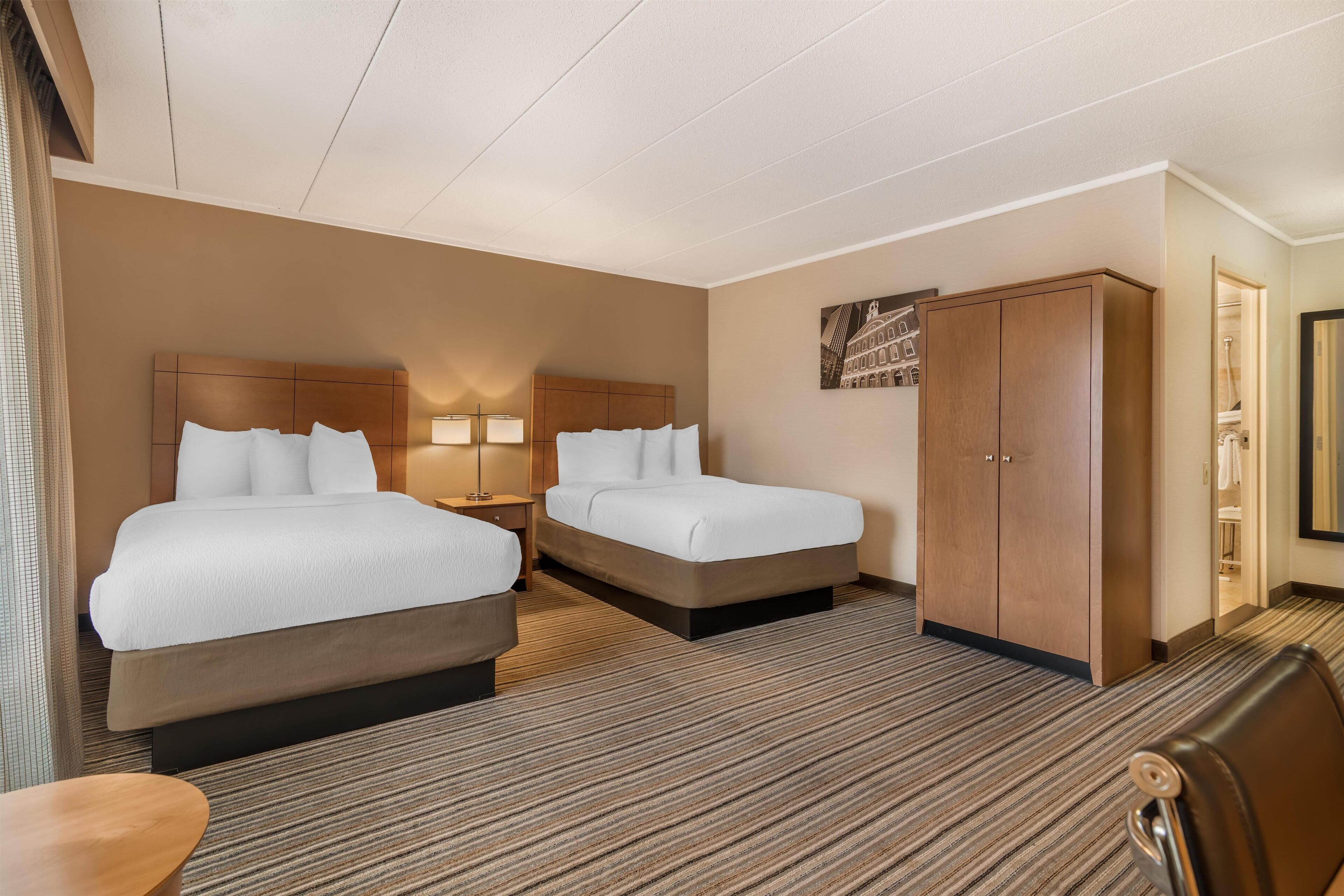 Schreibtisch, laptopgeeigneter Arbeitsplatz, Verdunkelungsvorhänge