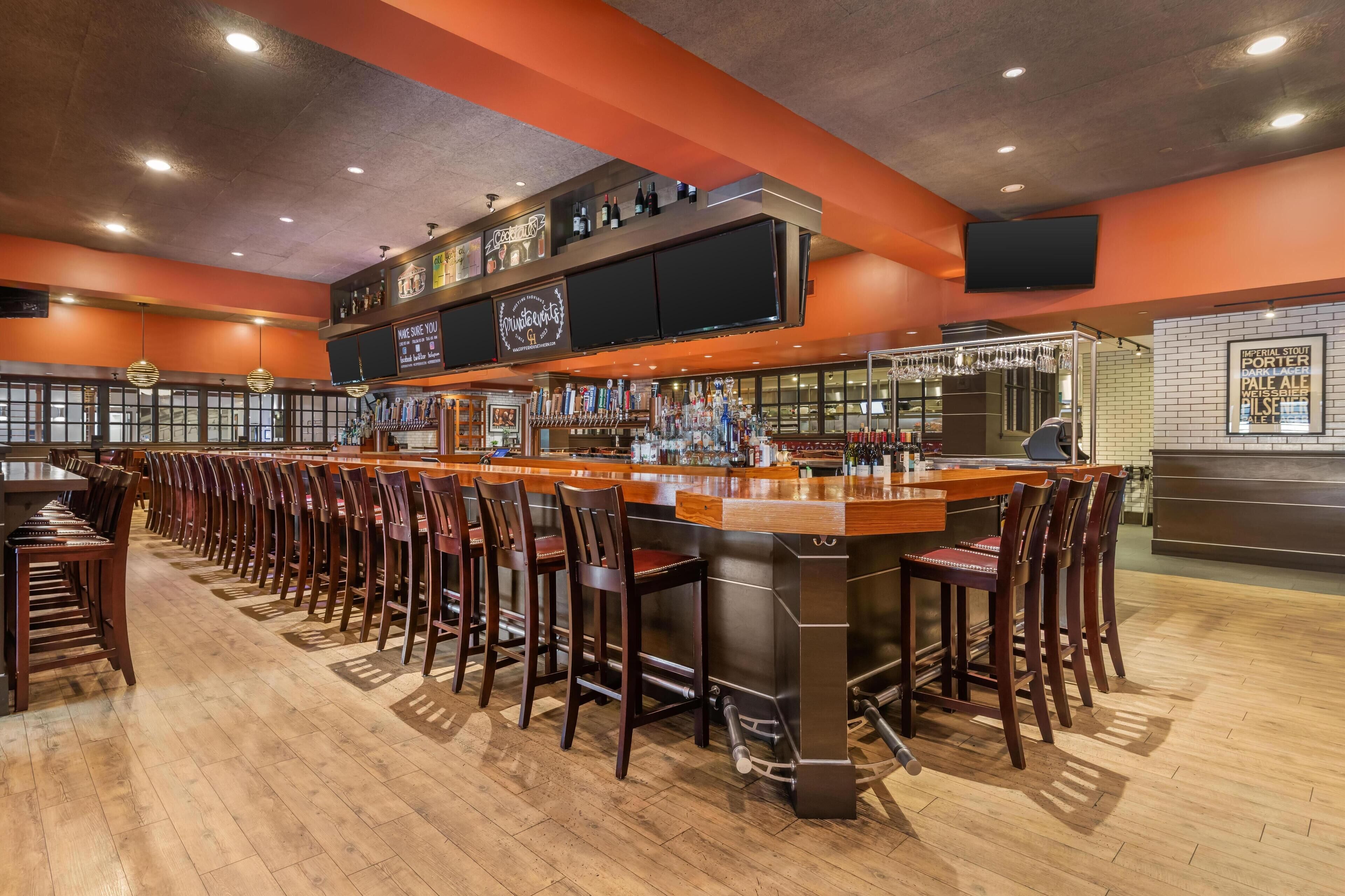 Lunch, dinner, brunch served; American cuisine, al fresco dining 