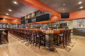 Dîner, souper et brunch servis sur place, restaurant en plein air 