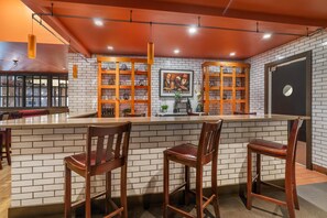 Dîner, souper et brunch servis sur place, restaurant en plein air 