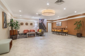 Lobby - Best Western Plus Waltham Boston (Waltham)