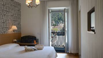 Premium bedding, down duvets, minibar, in-room safe