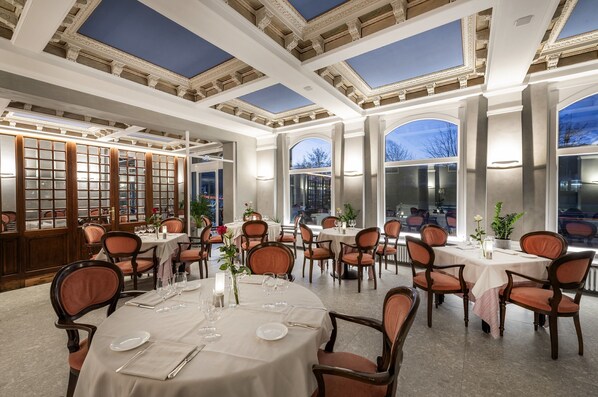 Unclassified image, 1 of 87, button - Metropole Suisse (Como)