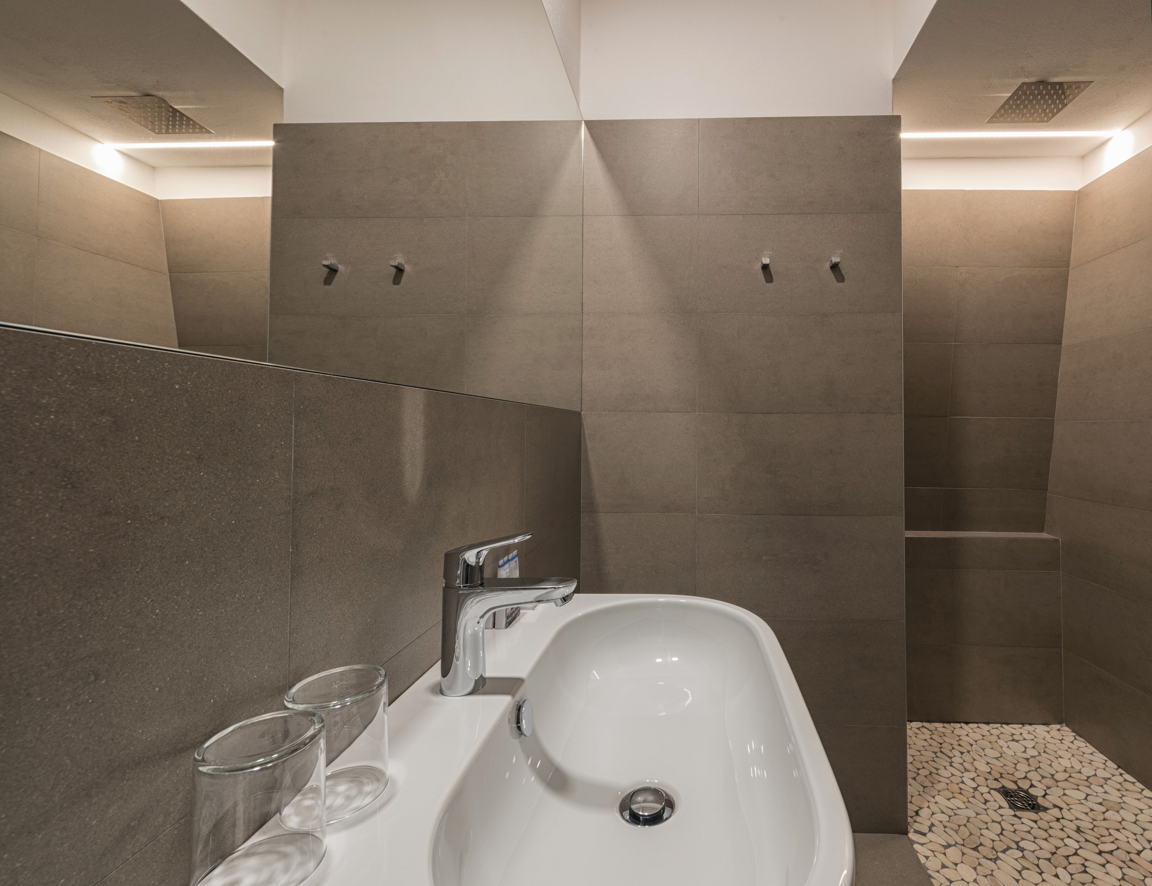 suite | bathroom | eco-friendly toiletries, hair dryer, bidet, towels