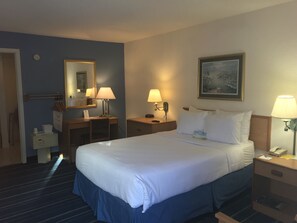 Room, 1 Double Bed, Accessible, Non Smoking | Desk, iron/ironing board, free cribs/infant beds, rollaway beds - Days Inn by Wyndham West Palm Beach (West Palm Beach)