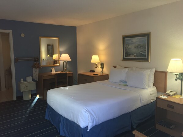 Zimmer, 1 Doppelbett, barrierefrei, Nichtraucher | Schreibtisch, Bügeleisen/Bügelbrett, kostenlose Babybetten