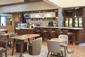 Daily cooked-to-order breakfast for a fee - Courtyard by Marriott Chicago Wood Dale (Wood Dale)