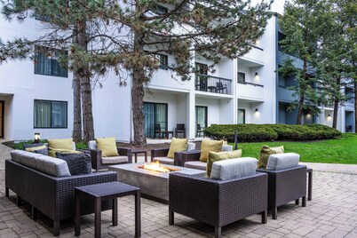 Courtyard by Marriott Chicago Wood Dale