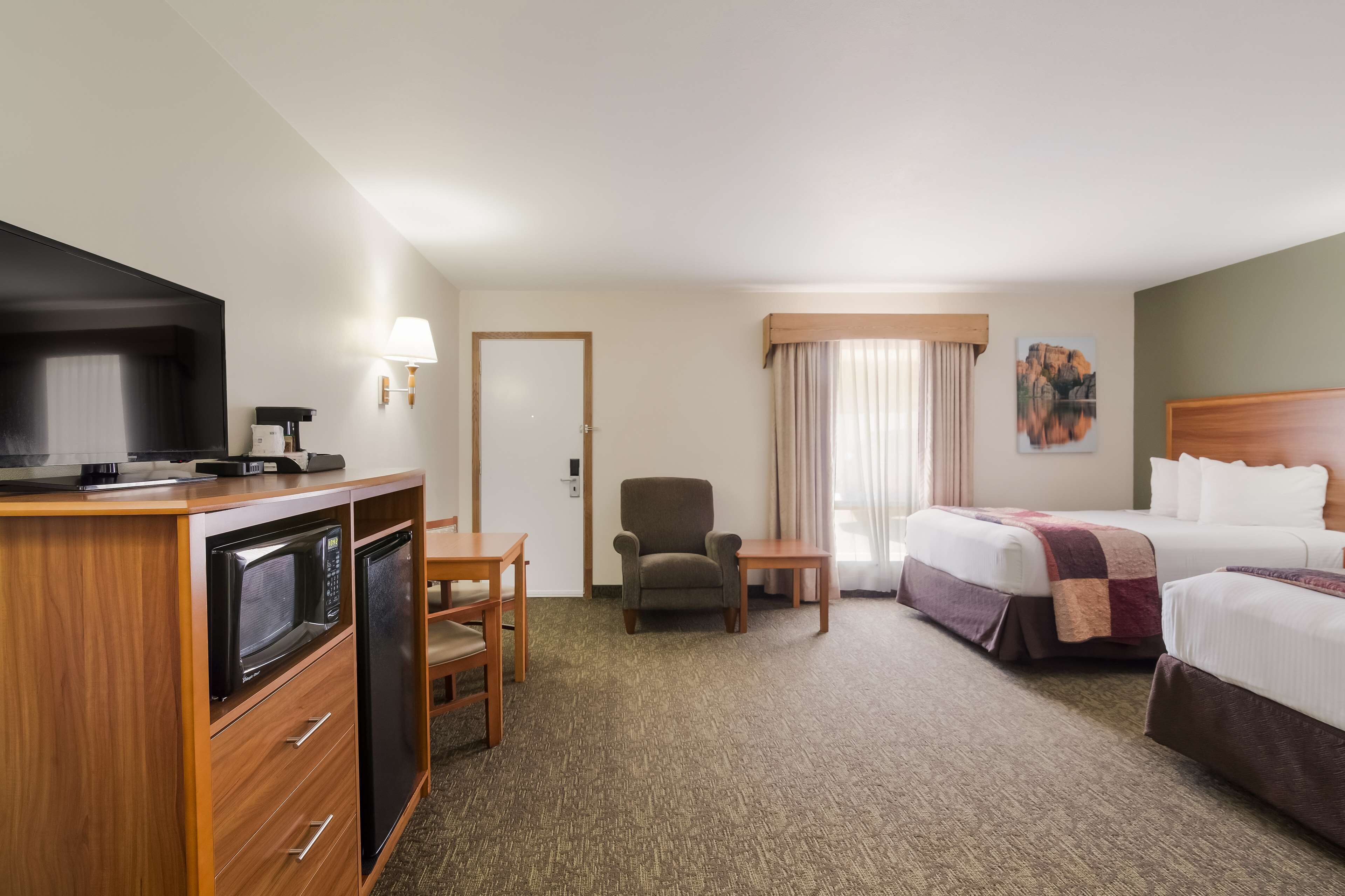 standard room, 2 double beds, non smoking | minibar, desk, soundproofing, iron/ironing board