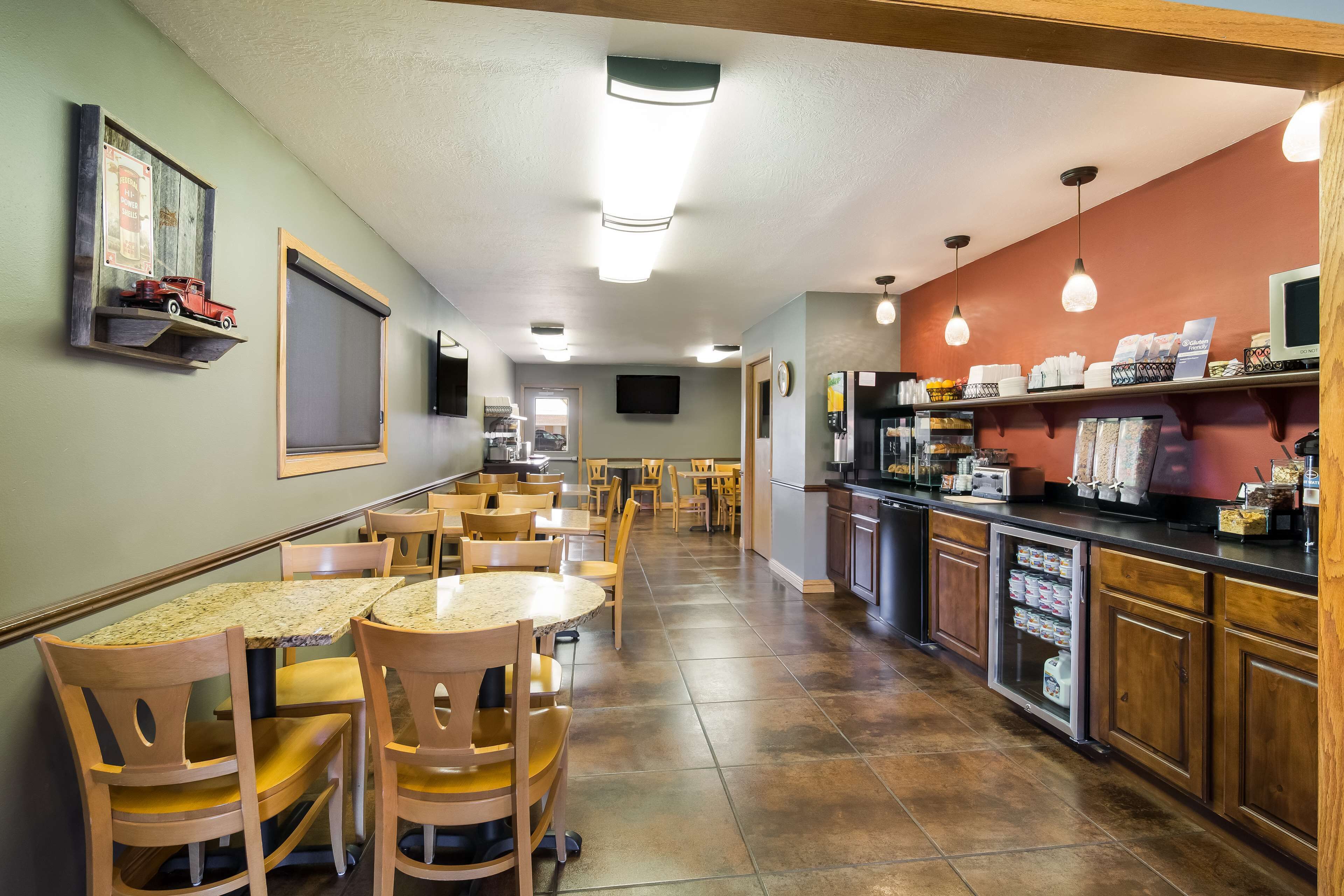 free daily continental breakfast