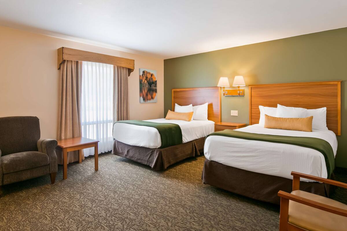 standard room, 2 double beds, non smoking | minibar, desk, soundproofing, iron/ironing board