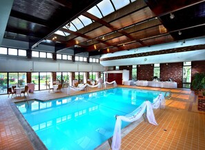 Indoor pool - Nichols Village Hotel (Clarks Summit)