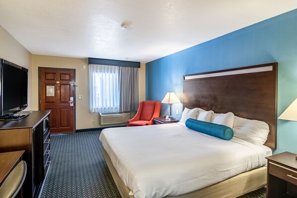 Premium bedding, down duvets, desk, blackout curtains - Glenridge Inn Glendale - Pasadena (Glendale)